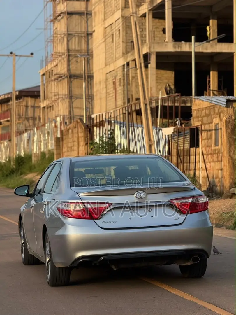 Toyota Camry 2016 Silver