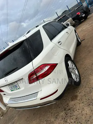 Mercedes-Benz M Class ML350 4MATIC 4dr SUV AWD (3.5L 6cyl 7A) 2014