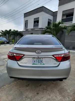 Toyota Camry SE 4dr Sedan (2.5L 4cyl 6A) 2015 Silver