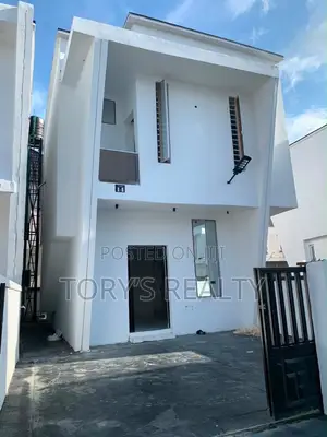 4bdrm Duplex in Ikota for sale