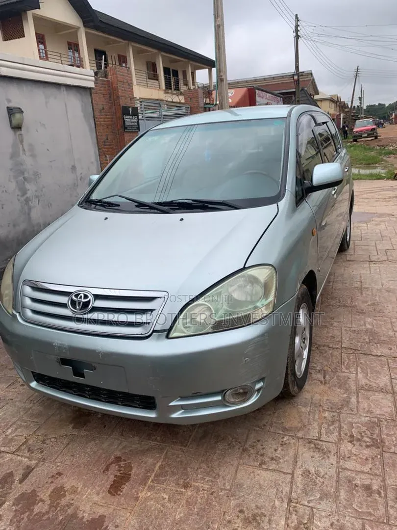 Toyota Ipsum 2001 Green