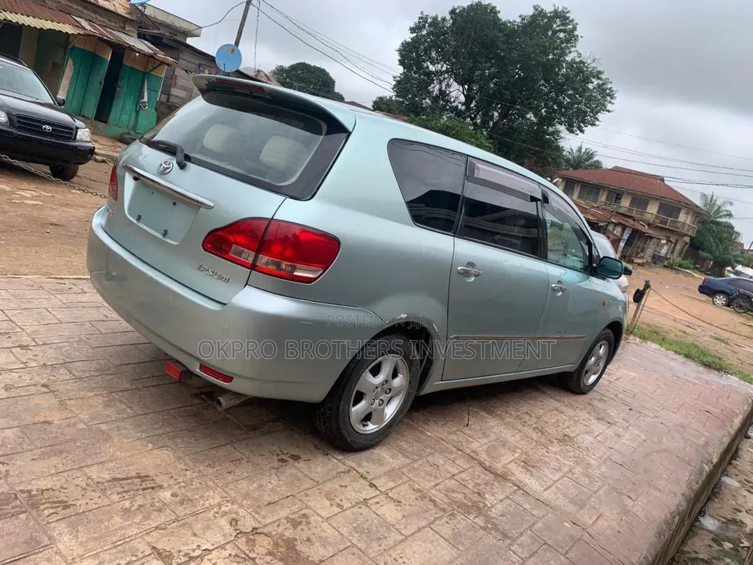 Toyota Ipsum 2001 Green