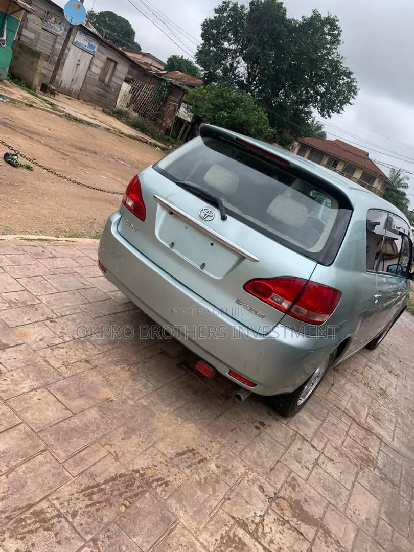 Toyota Ipsum 2001 Green