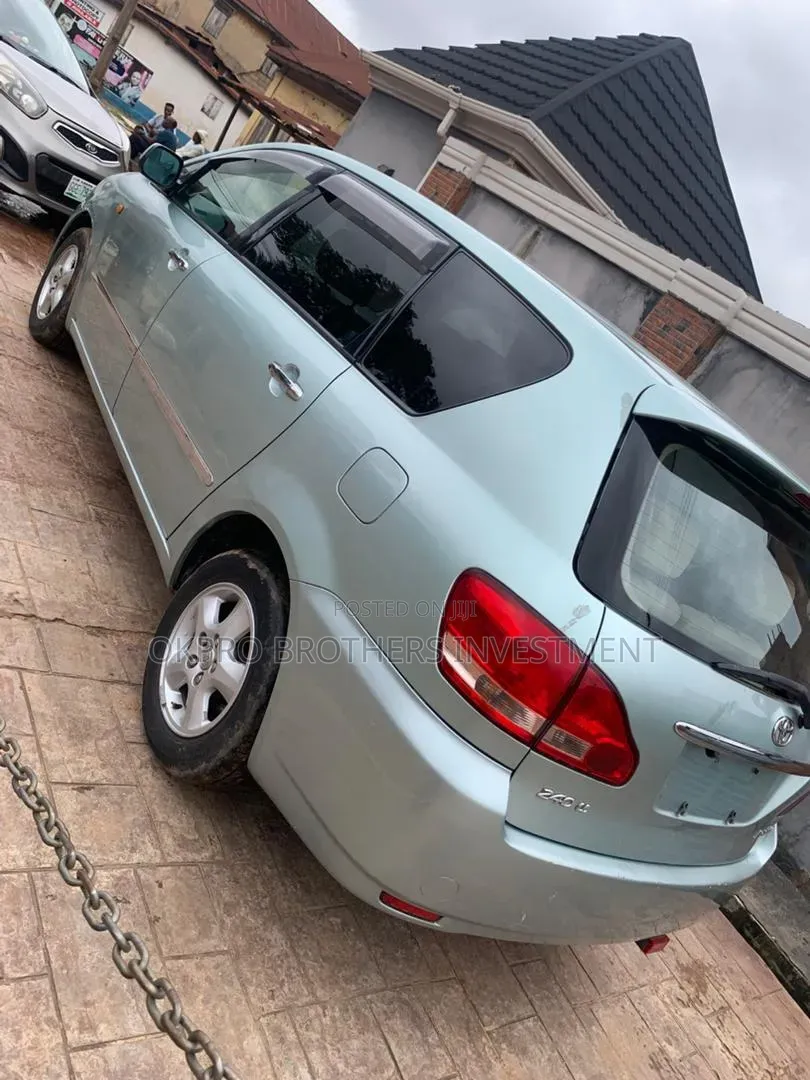 Toyota Ipsum 2001 Green