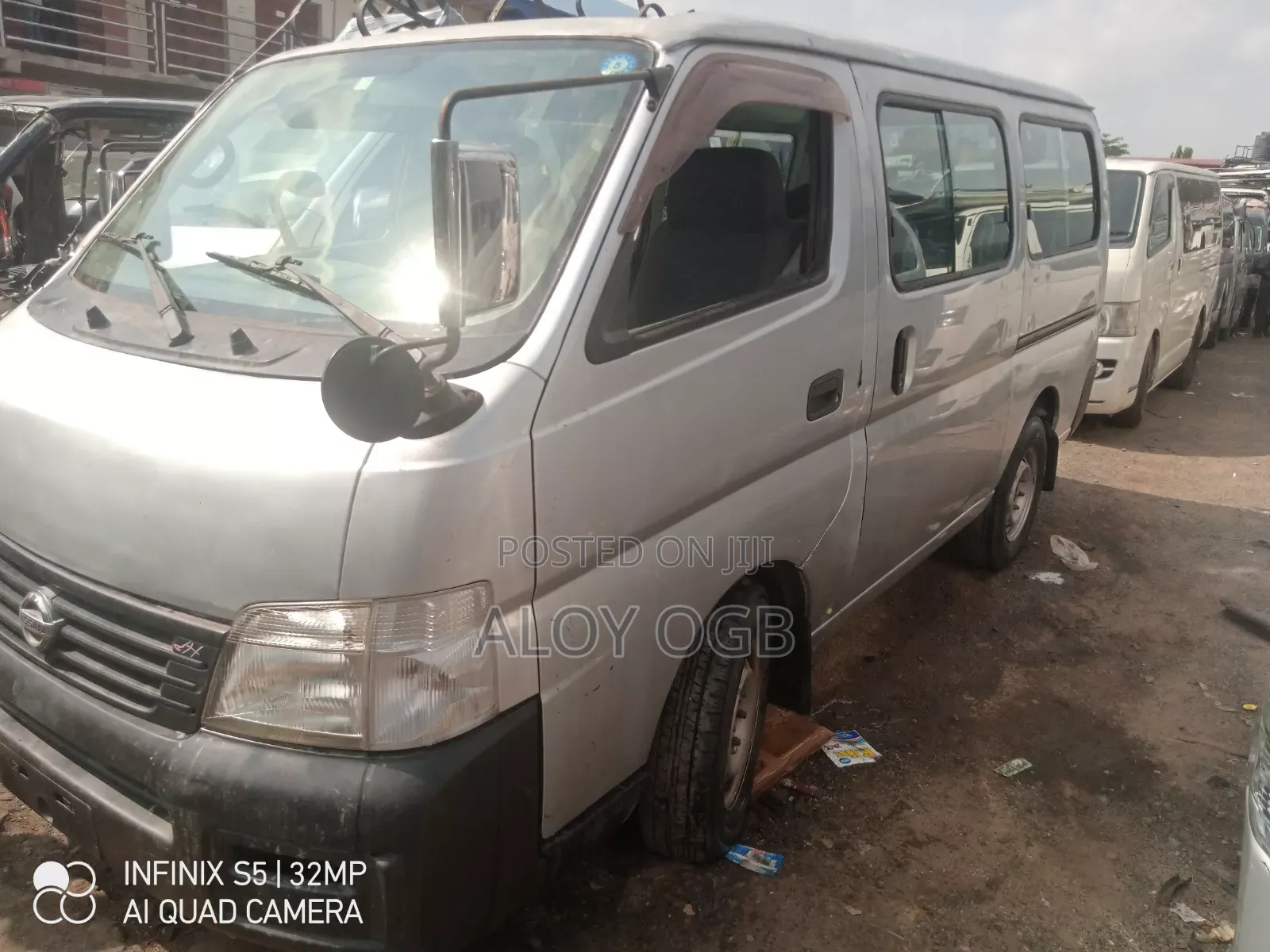 Nissan Caravan (Urvan) 2006 Silver