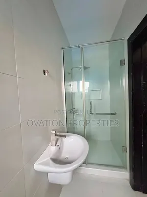 3bdrm Block of Flats in Alausa Light for rent