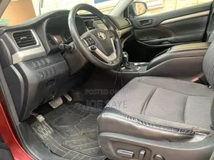 Toyota Highlander LE 4dr SUV AWD (3.5L 6cyl 6A) 2015 Burgundy