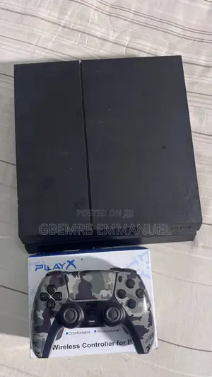 Sony PlayStation 4 With 1 Play X Controller