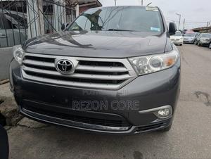 Toyota Highlander Limited 3.5l 4WD 2013 Gray