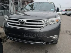 Toyota Highlander Limited 3.5l 4WD 2013 Gray