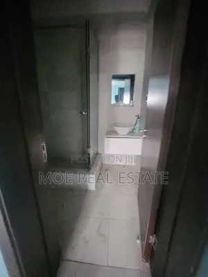 4bdrm Duplex in Wentworth Estate, Chevron for rent