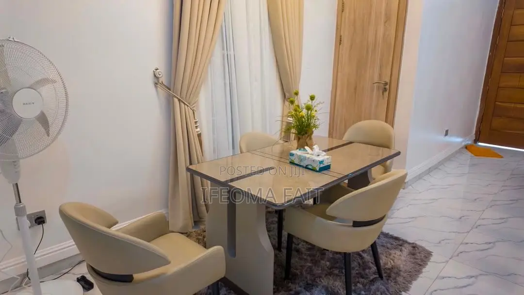 5 Bedroom/4/3