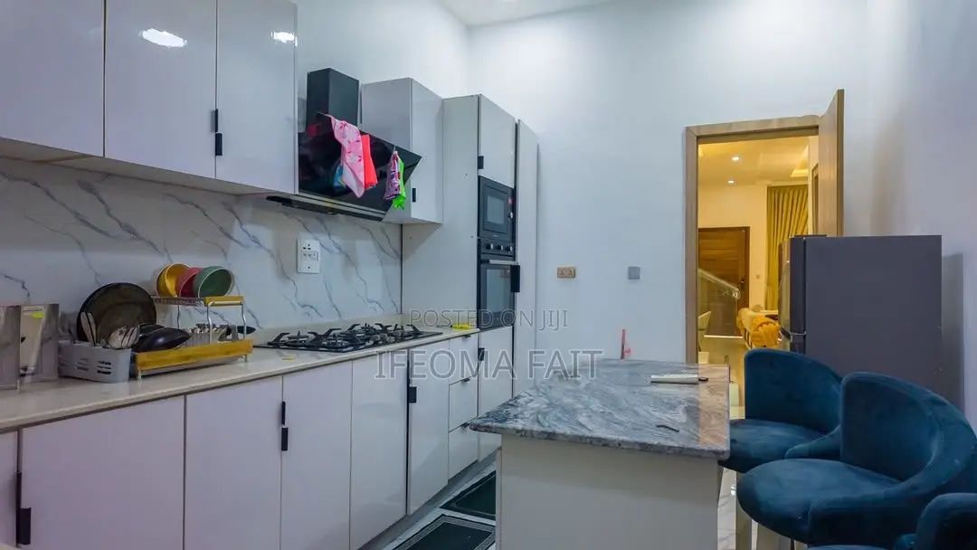 5 Bedroom/4/3
