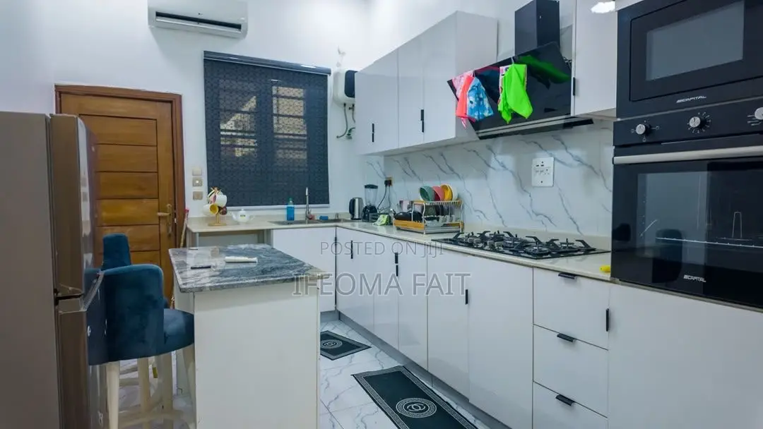 5 Bedroom/4/3