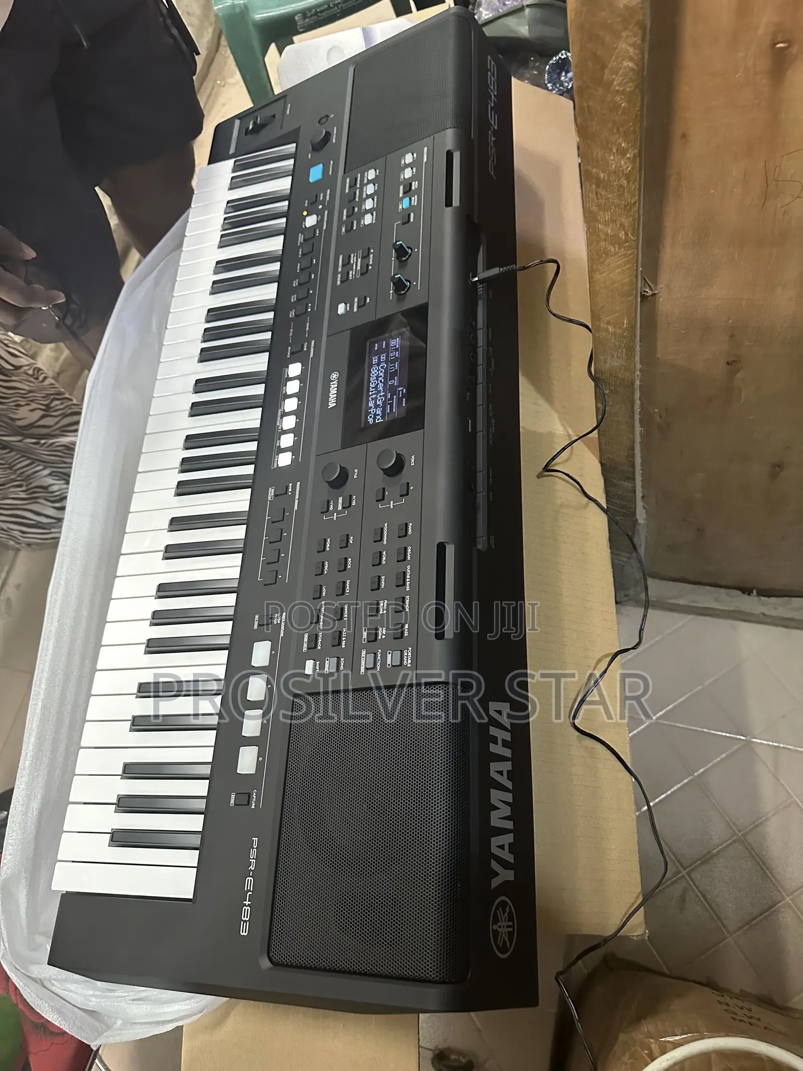 Yamaha Keyboard PSR E483