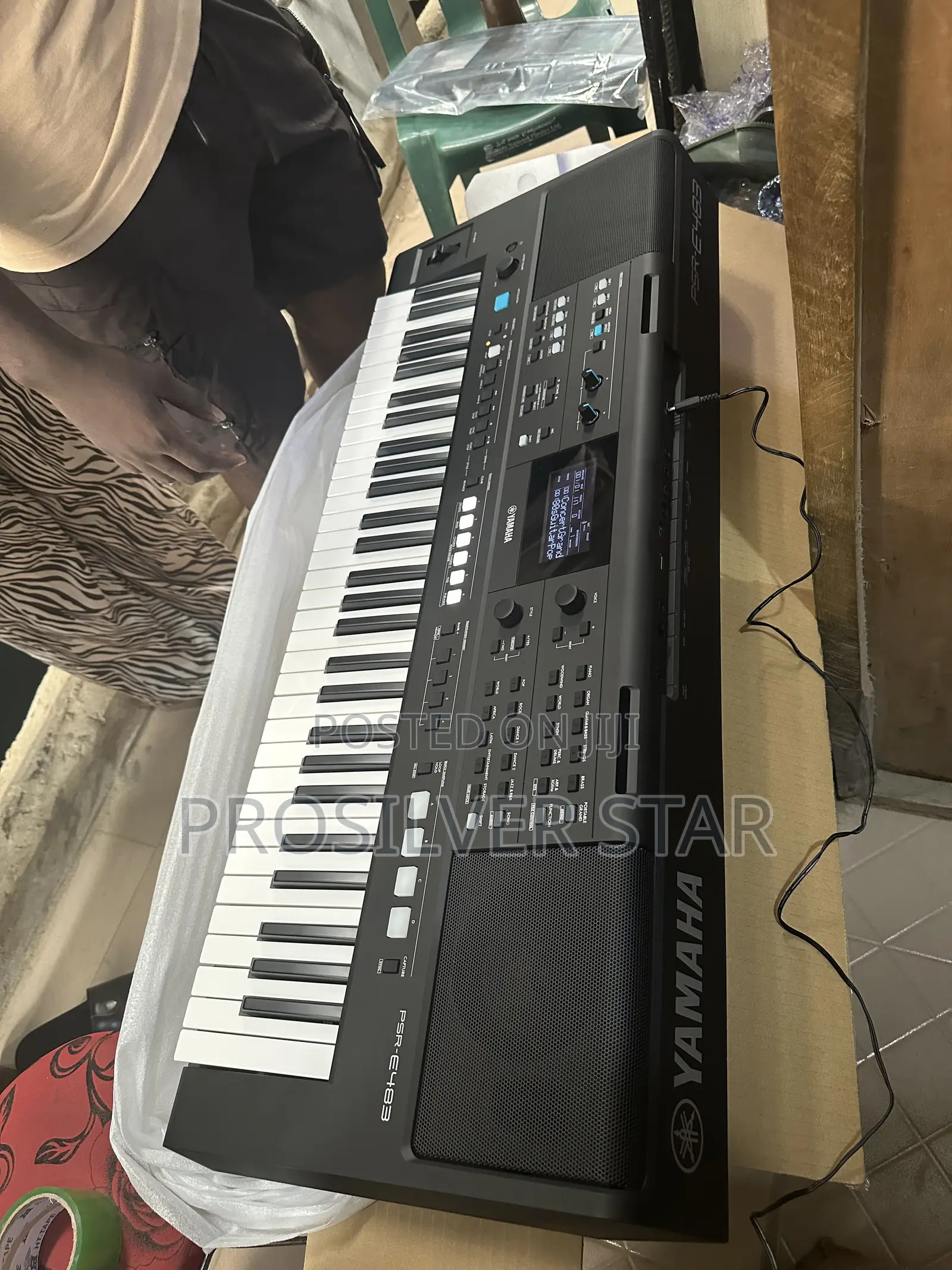 Yamaha Keyboard PSR E483