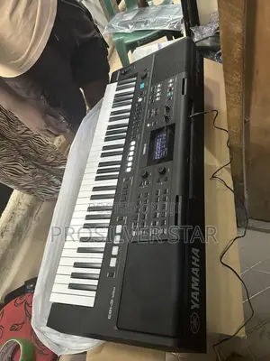 Yamaha Keyboard PSR E483