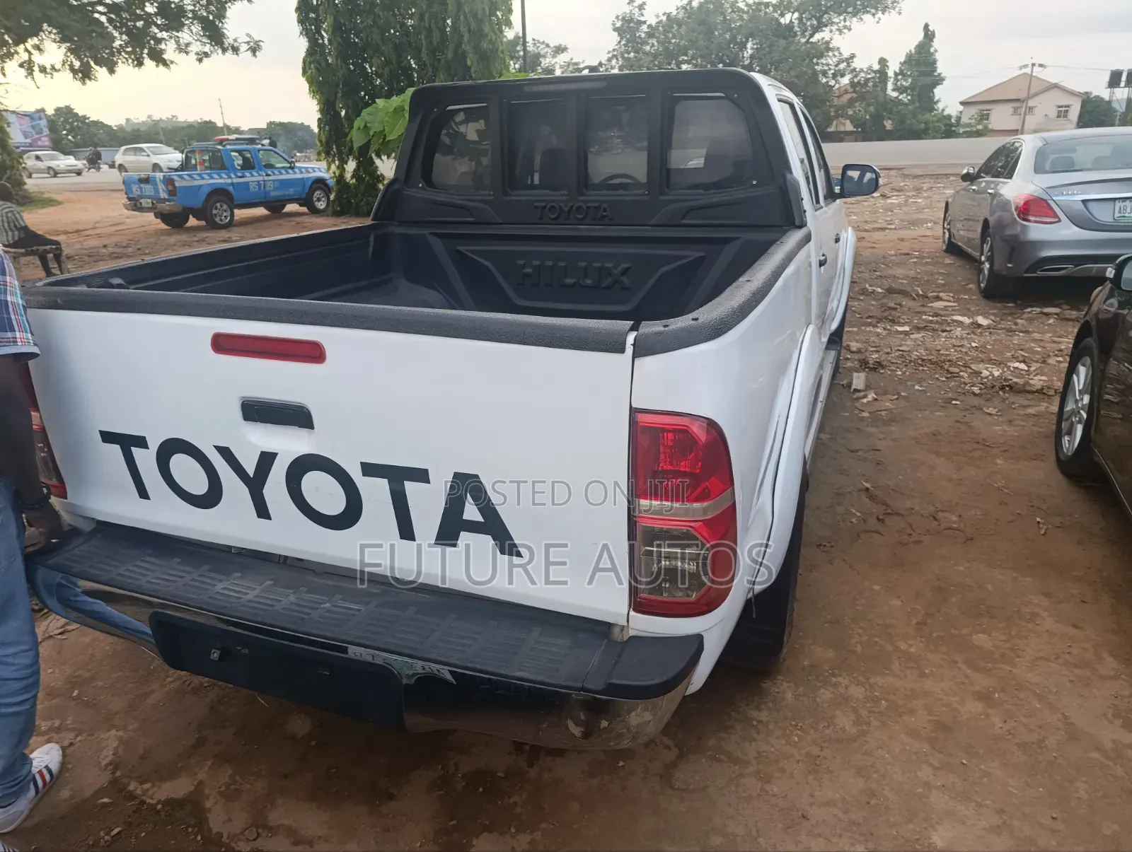 Toyota Hilux 2012 White