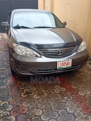 Toyota Camry LE 4dr Sedan (2.4L 4cyl 5A) 2005 Gray