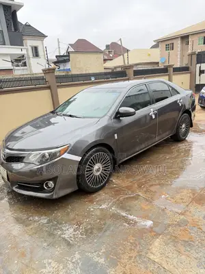 Toyota Camry LE 4dr Sedan (2.5L 4cyl 6A) 2012 Gray