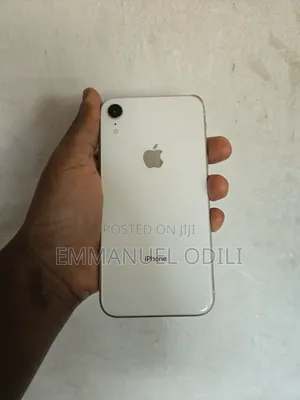 Apple iPhone XR 64 GB White