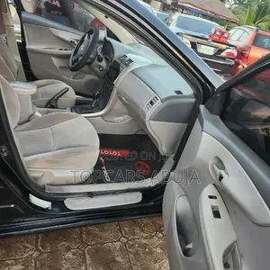 Toyota Corolla 2010 Gold