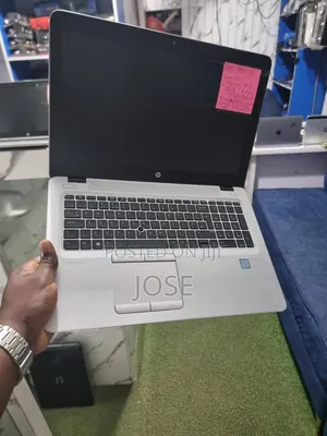Laptop HP Compaq 8440p 8GB Intel Core i7 SSD 256GB