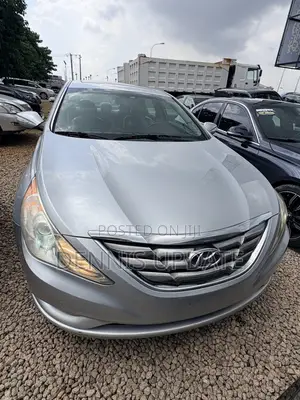 Hyundai Sonata Limited Sedan FWD (2.4L 4cyl 6A) 2012 Silver