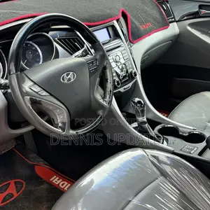 Hyundai Sonata Limited Sedan FWD (2.4L 4cyl 6A) 2012 Silver