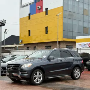 Mercedes-Benz M Class ML350 4MATIC 4dr SUV AWD (3.5L 6cyl 7A) 2015 Gray