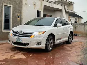 Toyota Venza V6 AWD 2011 White