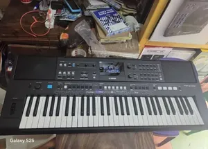Yamaha Keyboard PSR E473 With Adopter