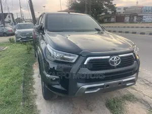 Toyota Hilux 2025 Black