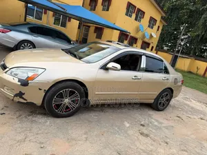 Honda Accord 2004 Gold