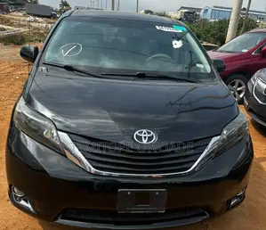 Toyota Sienna LE 8 Passenger 2011 Black