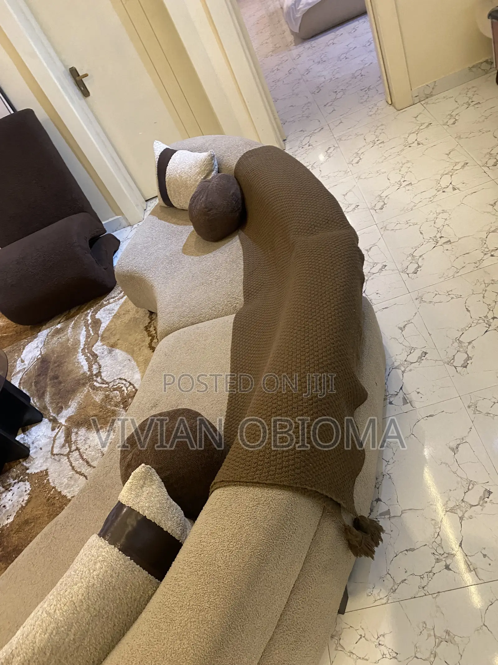 6seaters Couch