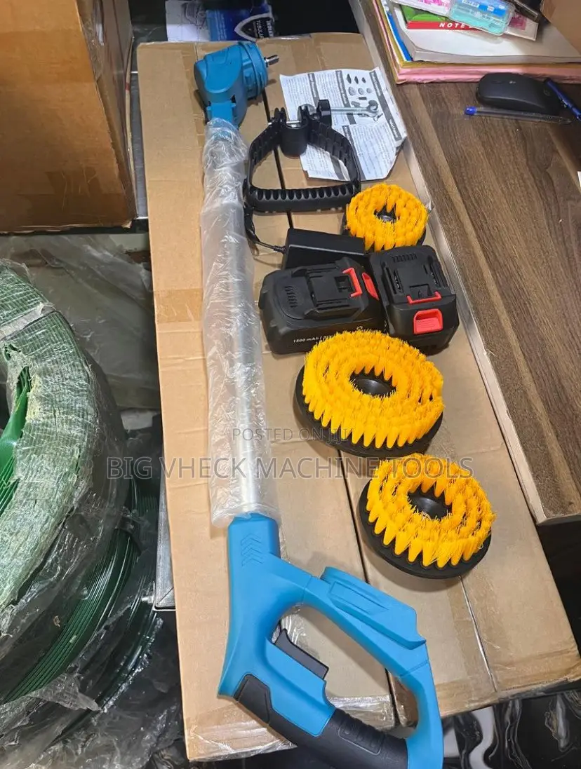 Rechargable Floor Scrubber