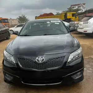 Toyota Camry SE 4dr Sedan (2.5L 4cyl 6A) 2011 Black