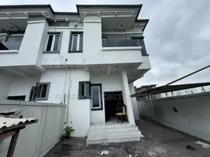 4bdrm Duplex in Tulip Haven Estate, Chevron for sale