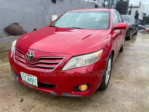 Toyota Camry LE 4dr Sedan (2.5L 4cyl 6A) 2011 Red