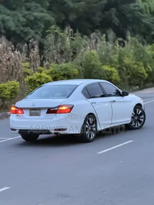 Honda Accord LX 4dr Sedan FWD (2.4L 4cyl 2A) 2013 White