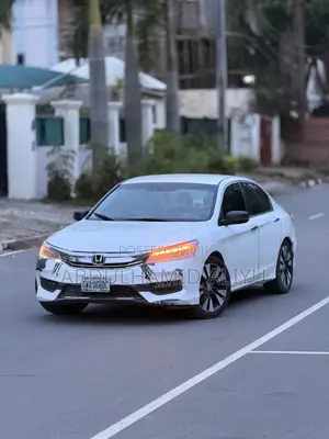 Honda Accord LX 4dr Sedan FWD (2.4L 4cyl 2A) 2013 White