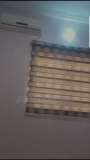 2 5.5ft by 5.5ft Window Blind