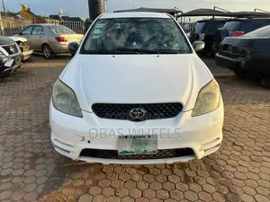 Toyota Matrix XRS Hatchback FWD (1.8L 4cyl 6M) 2005 White