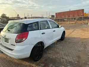 Toyota Matrix XRS Hatchback FWD (1.8L 4cyl 6M) 2005 White
