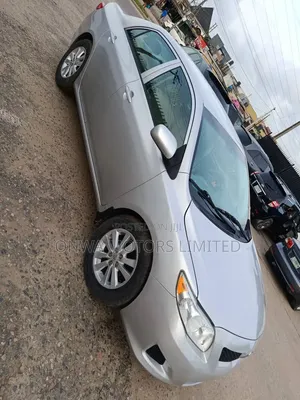 Toyota Camry LE V6 4dr Sedan (3.0L 6cyl 5A) 2004 Gold