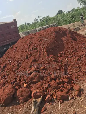 Full 30 Tons of Laterite Sand