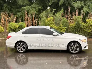 Mercedes-Benz C300 Base AWD 4Matic Sedan (2.0L 4cyl 7A) 2015 White