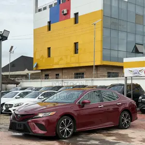 Toyota Camry SE FWD (2.5L 4cyl 8AM) 2018 Red