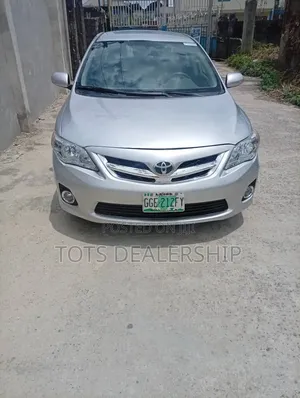Toyota Corolla LE 4dr Sedan (1.8L 4cyl 4A) 2010 Silver